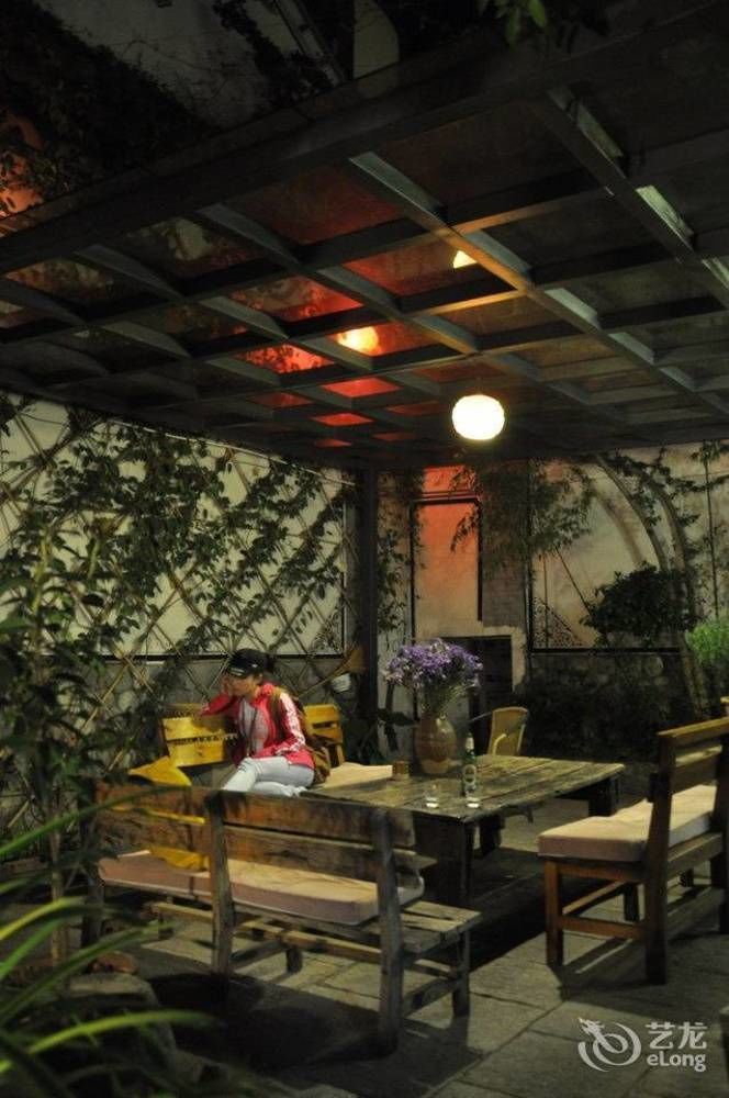 Four Seasons Youth Hostel Далі Екстер'єр фото